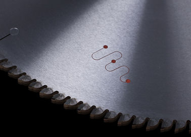 Le plastique de coupeur/circulaire en aluminium de coupe scie la lame avec des astuces de Ceratizit 450MM