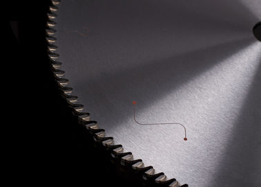 La coupe en plastique de colophane scie le coupeur de CTT de lame avec la fente antichoc 305x2.0x120mm